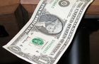 Иллюстрация к статье «Нацбанк истощает валютные резервы»
